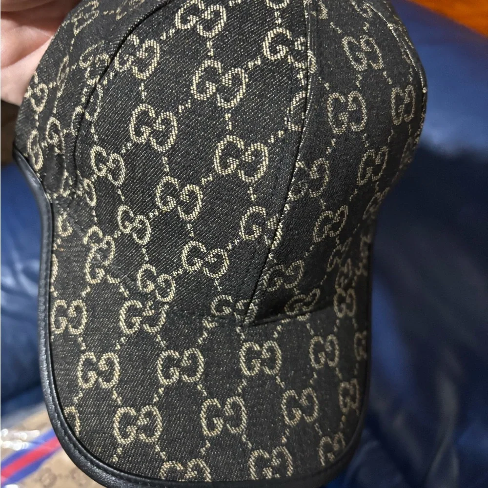 Gucci Black and Gold Patterned Cap - Picture 8 of 10
